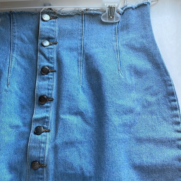 NWT Denim Skirt PLT PrettyLittleThing 10 Blue Fray High Button Jean Edgy Casual - Picture 9 of 14